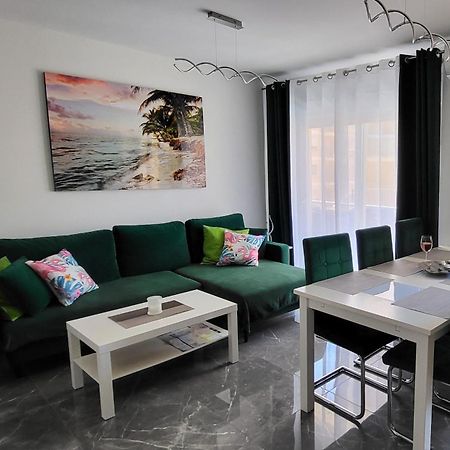 Sea Side Apartment Торевиеха Екстериор снимка